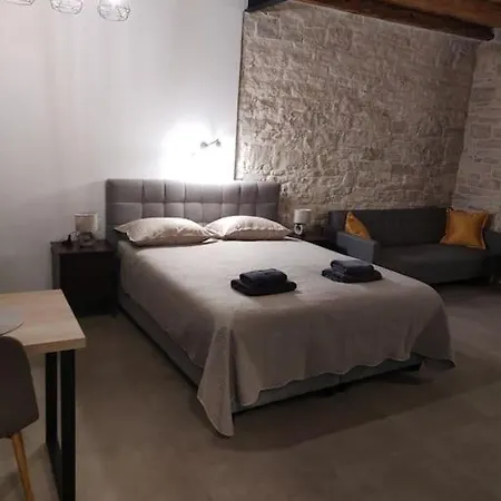 Ivor Apartman