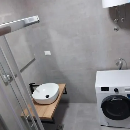 Ivor Apartman *