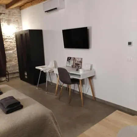 Ivor Apartman *