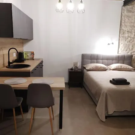 Ivor Apartman